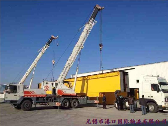 華東重機(jī)出口龍門吊2