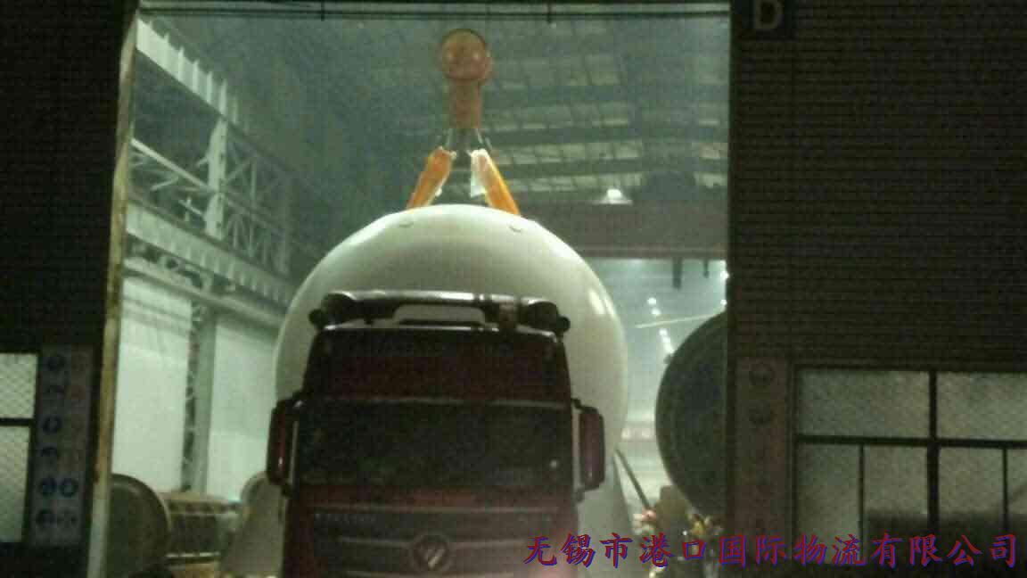 大型甲板罐運(yùn)輸裝車1